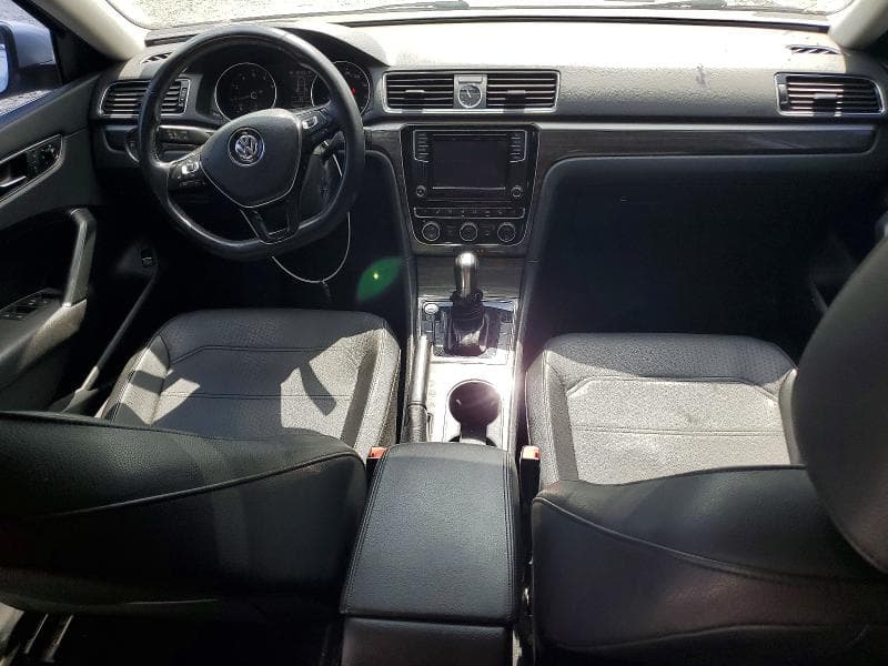2017 VOLKSWAGEN PASSAT SE 8