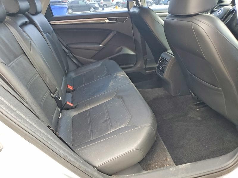 2017 VOLKSWAGEN PASSAT SE 10