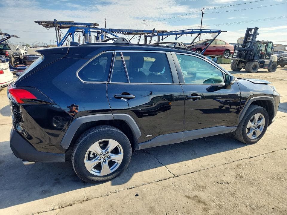2024 TOYOTA RAV4 LE LE 3