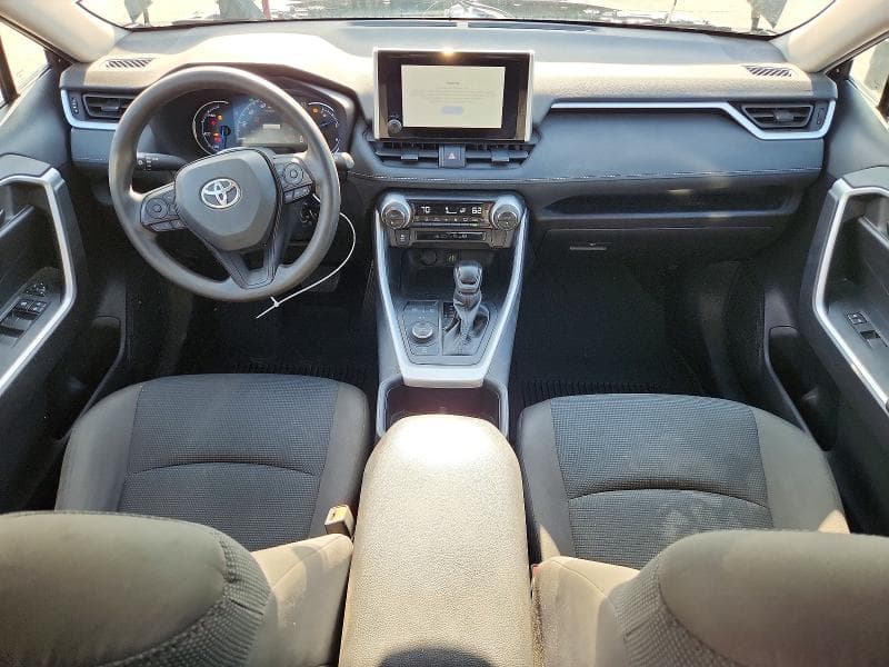 2024 TOYOTA RAV4 LE LE 8