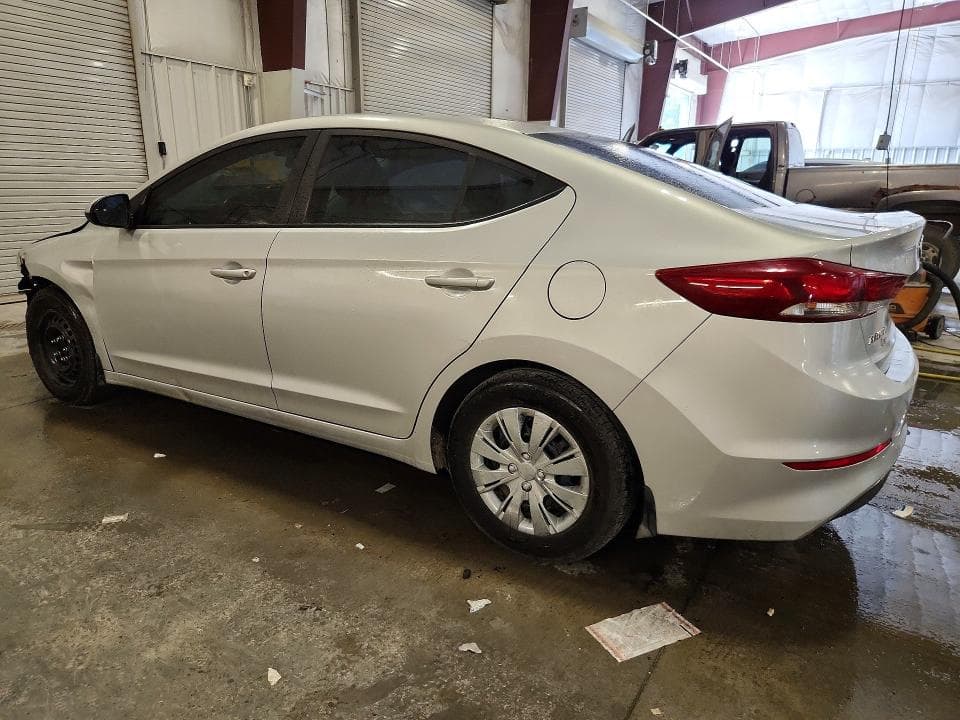 2018 HYUNDAI ELANTRA SE 2