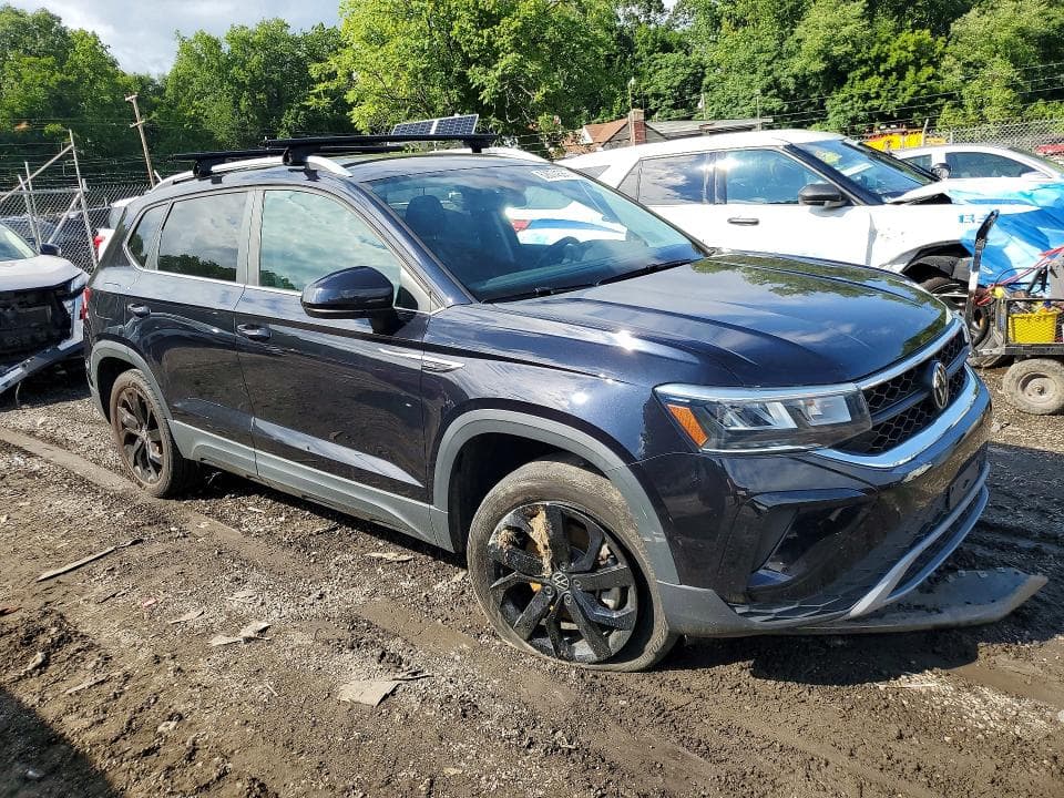 2022 VOLKSWAGEN TAOS SE 4