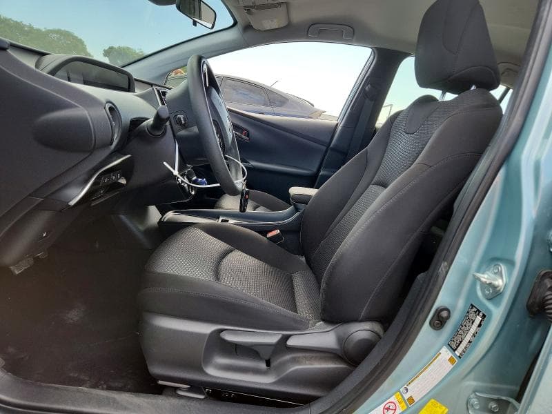 2020 TOYOTA PRIUS LE 7