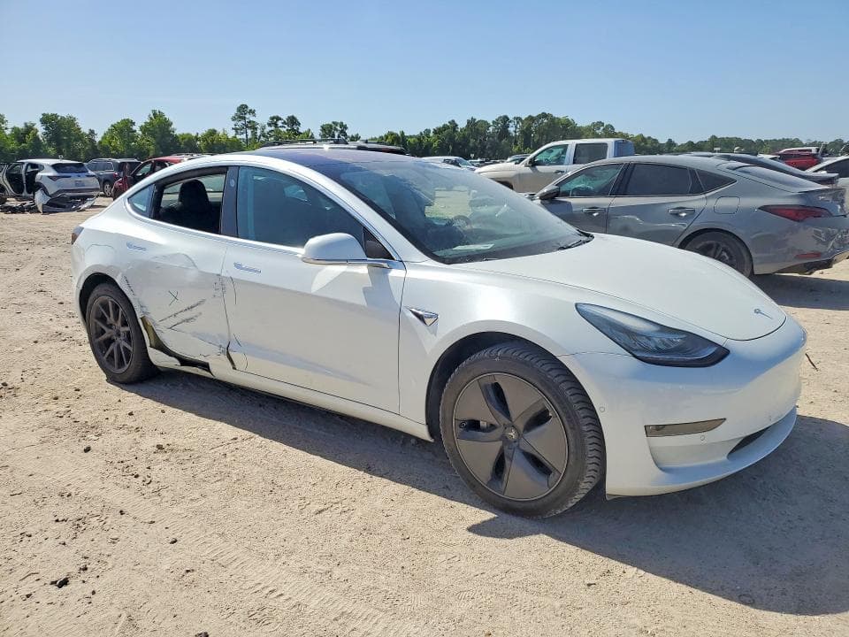 2018 TESLA MODEL 3 4