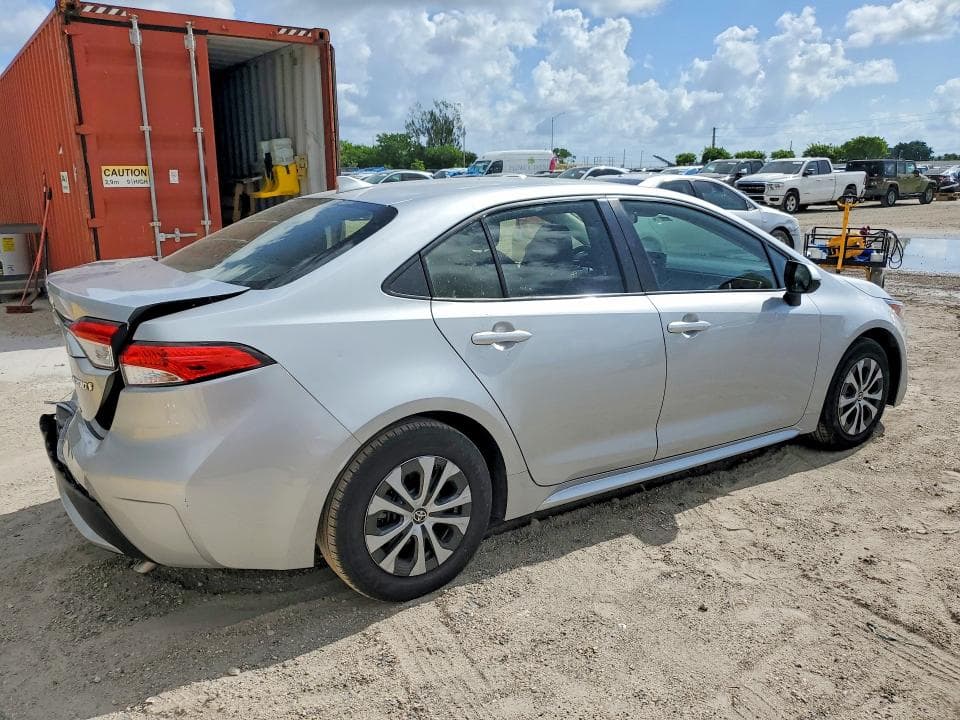 2022 TOYOTA COROLLA LE 3