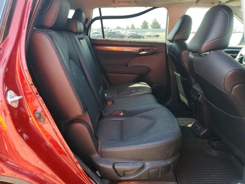 2022 TOYOTA HIGHLANDER LIMITED 11