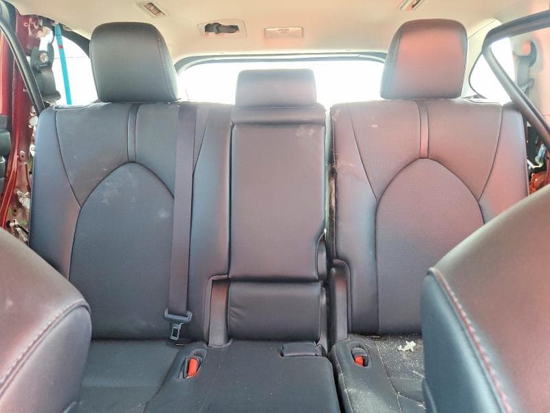 2022 TOYOTA HIGHLANDER LIMITED 10