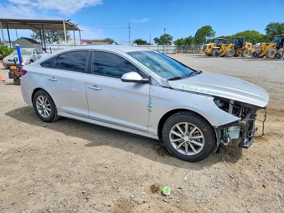 2019 HYUNDAI SONATA SE 4