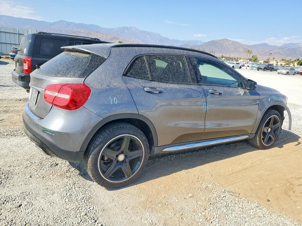 2017 MERCEDES-BENZ GLA 250 3