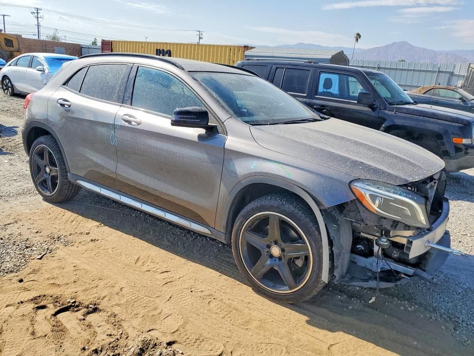 2017 MERCEDES-BENZ GLA 250 4