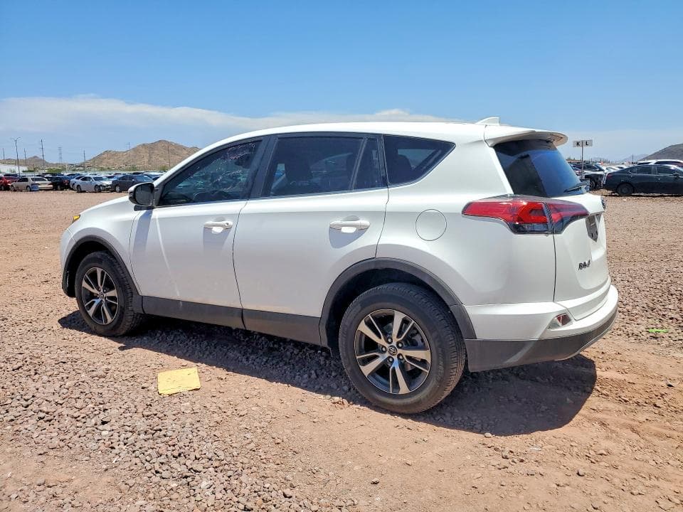 2018 TOYOTA RAV4 XLE 2