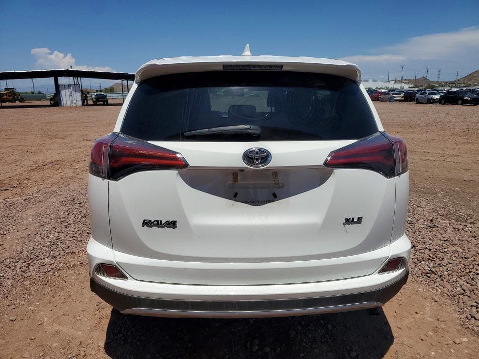 2018 TOYOTA RAV4 XLE 6
