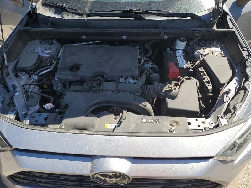 2021 TOYOTA RAV4 LE 11