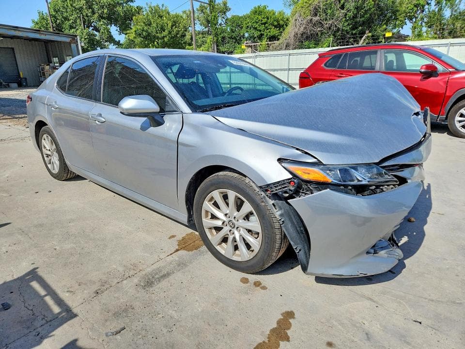 2020 TOYOTA CAMRY LE 4