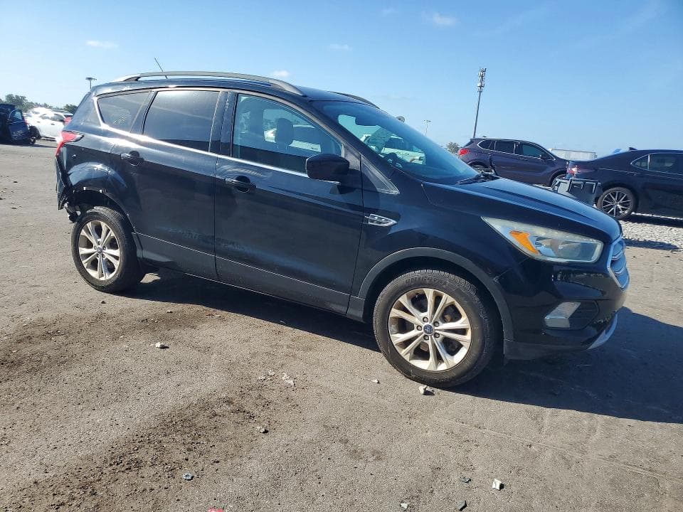 2018 FORD ESCAPE SE 4