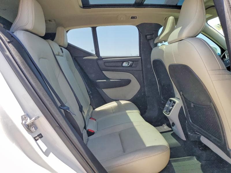 2019 VOLVO XC40 T5 MOMENTUM T5 MOMENTUM 11