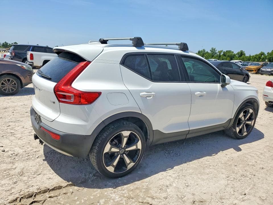 2019 VOLVO XC40 T5 MOMENTUM T5 MOMENTUM 3