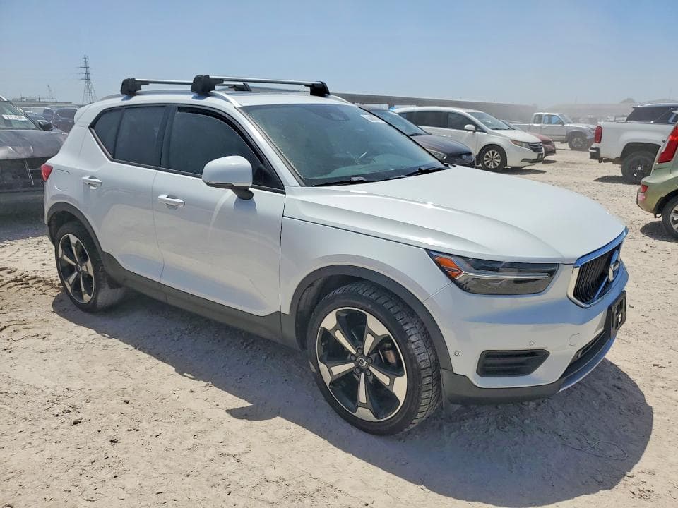 2019 VOLVO XC40 T5 MOMENTUM T5 MOMENTUM 4