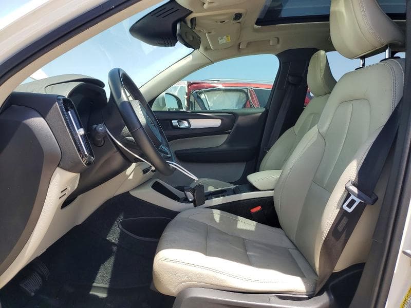 2019 VOLVO XC40 T5 MOMENTUM T5 MOMENTUM 7