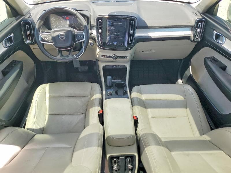 2019 VOLVO XC40 T5 MOMENTUM T5 MOMENTUM 8