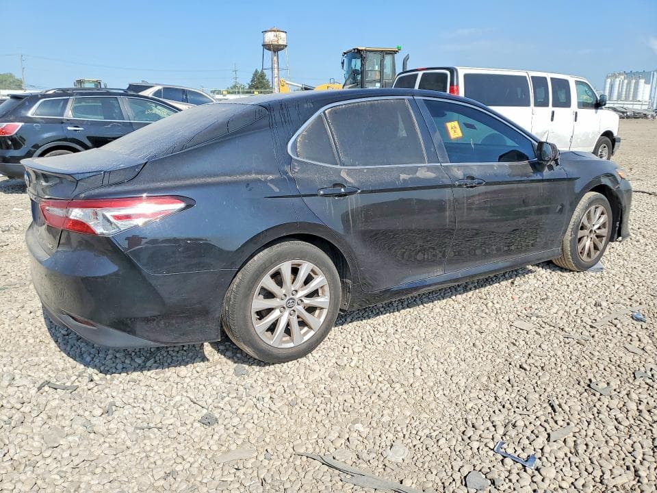 2018 TOYOTA CAMRY LE 3