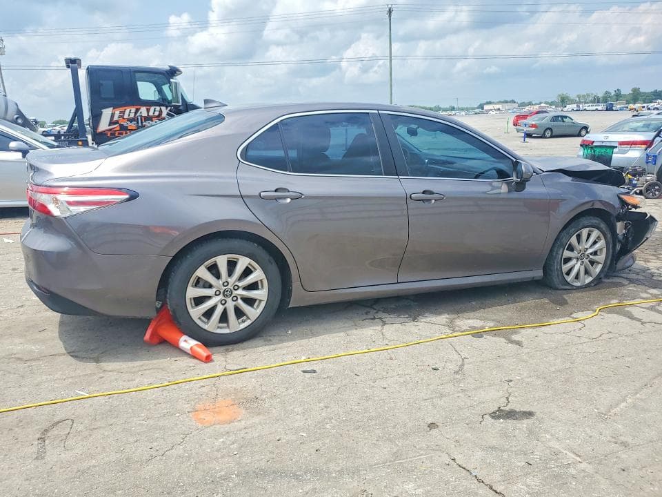2019 TOYOTA CAMRY LE 3