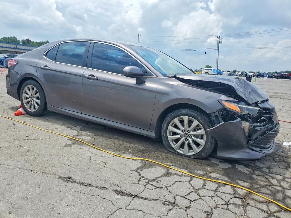 2019 TOYOTA CAMRY LE 4