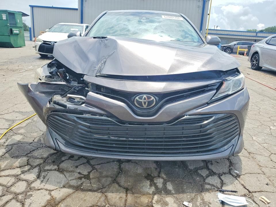 2019 TOYOTA CAMRY LE 5