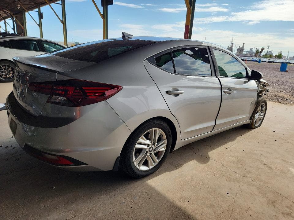 2020 HYUNDAI ELANTRA SEL 3