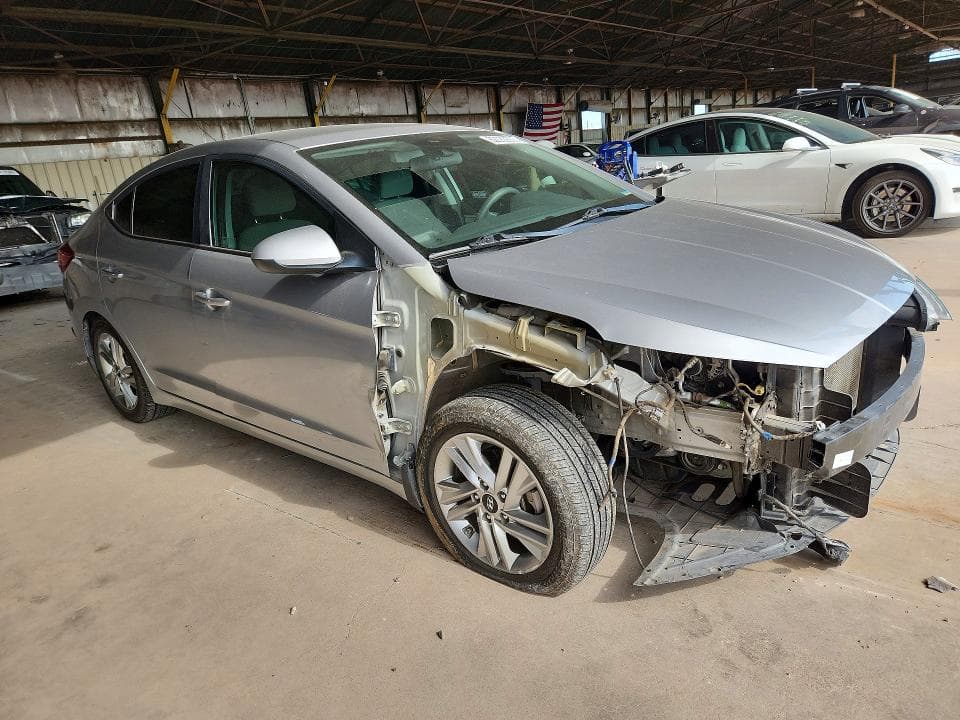 2020 HYUNDAI ELANTRA SEL 4