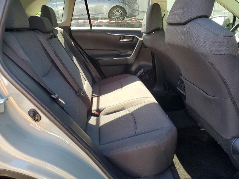 2019 TOYOTA RAV4 XLE 11