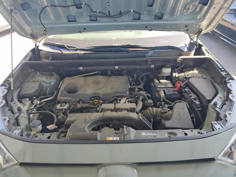 2019 TOYOTA RAV4 XLE 12