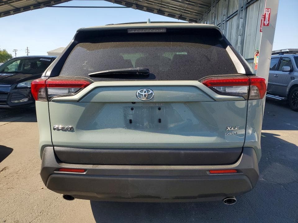2019 TOYOTA RAV4 XLE 6
