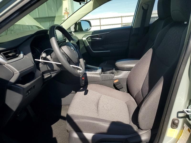 2019 TOYOTA RAV4 XLE 7