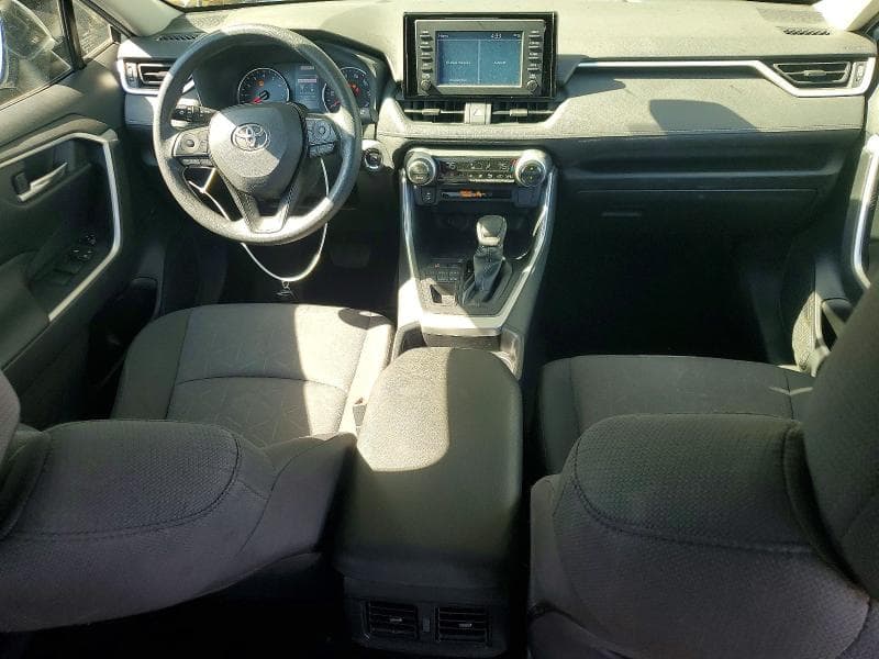 2019 TOYOTA RAV4 XLE 8