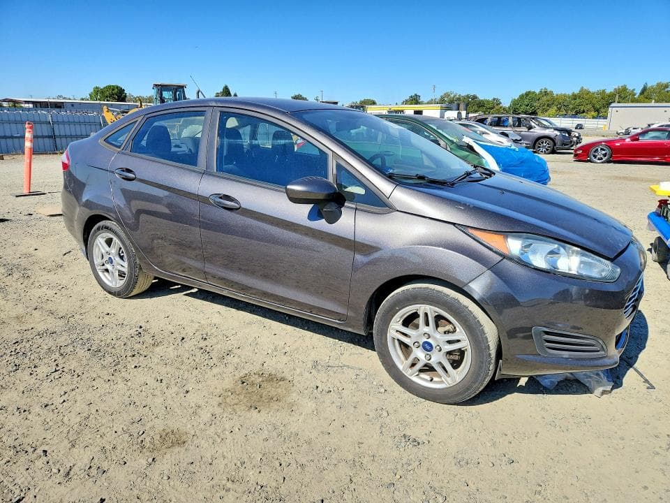 2017 FORD FIESTA SE 4
