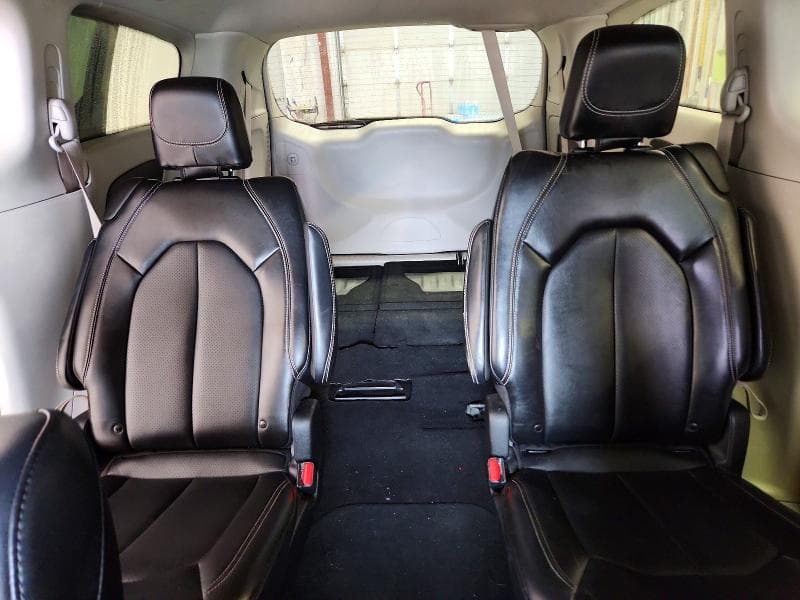 2024 CHRYSLER PACIFICA TOURING L 10