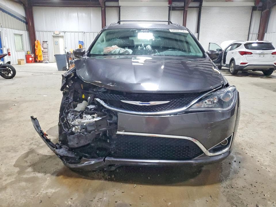 2018 CHRYSLER PACIFICA TOURING L 5