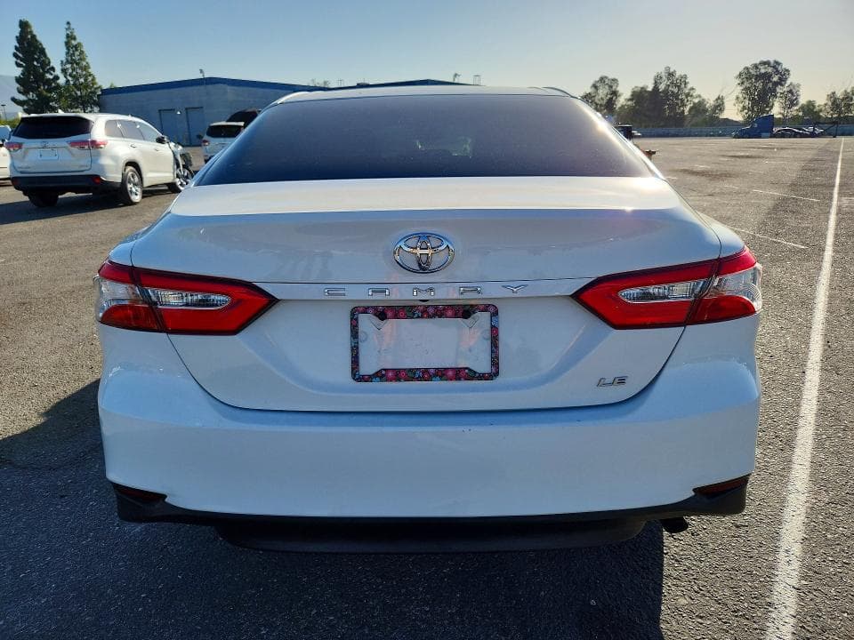 2018 TOYOTA CAMRY LE 6