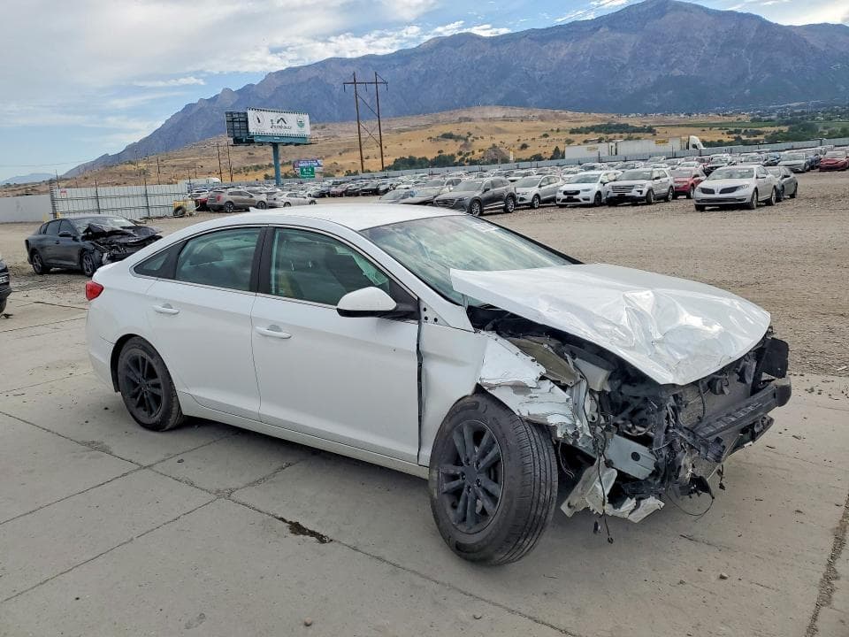 2017 HYUNDAI SONATA SE 4