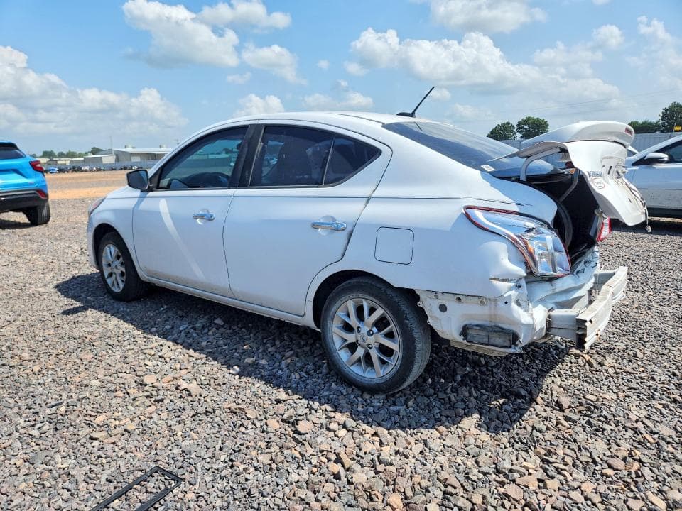 2018 NISSAN VERSA SV 2