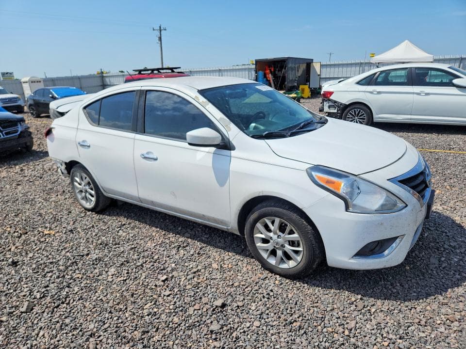 2018 NISSAN VERSA SV 4