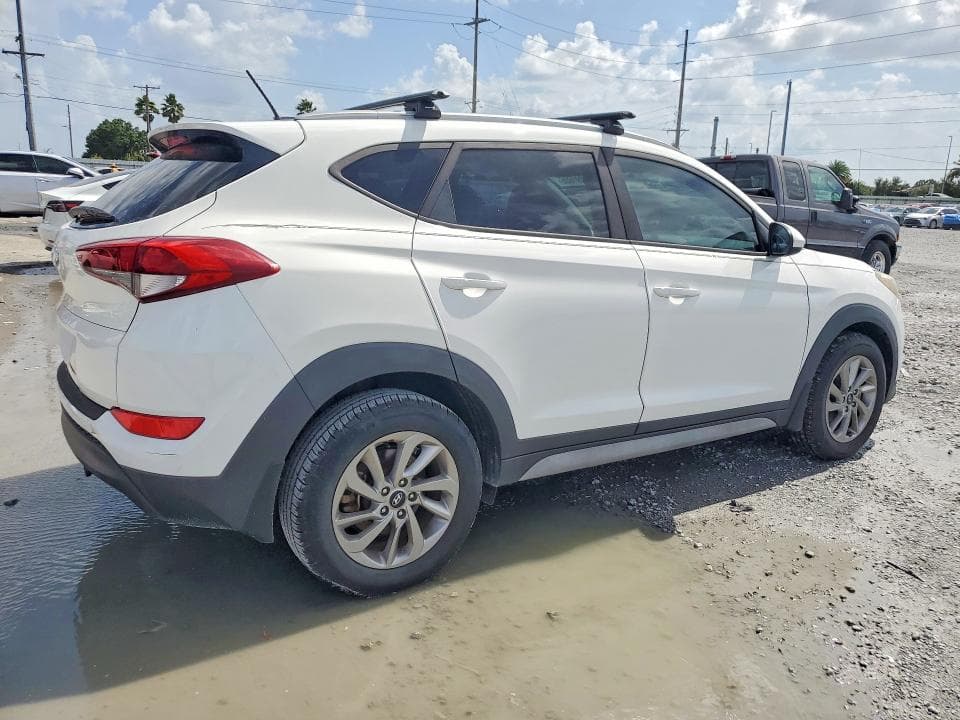 2017 HYUNDAI TUCSON SE 3