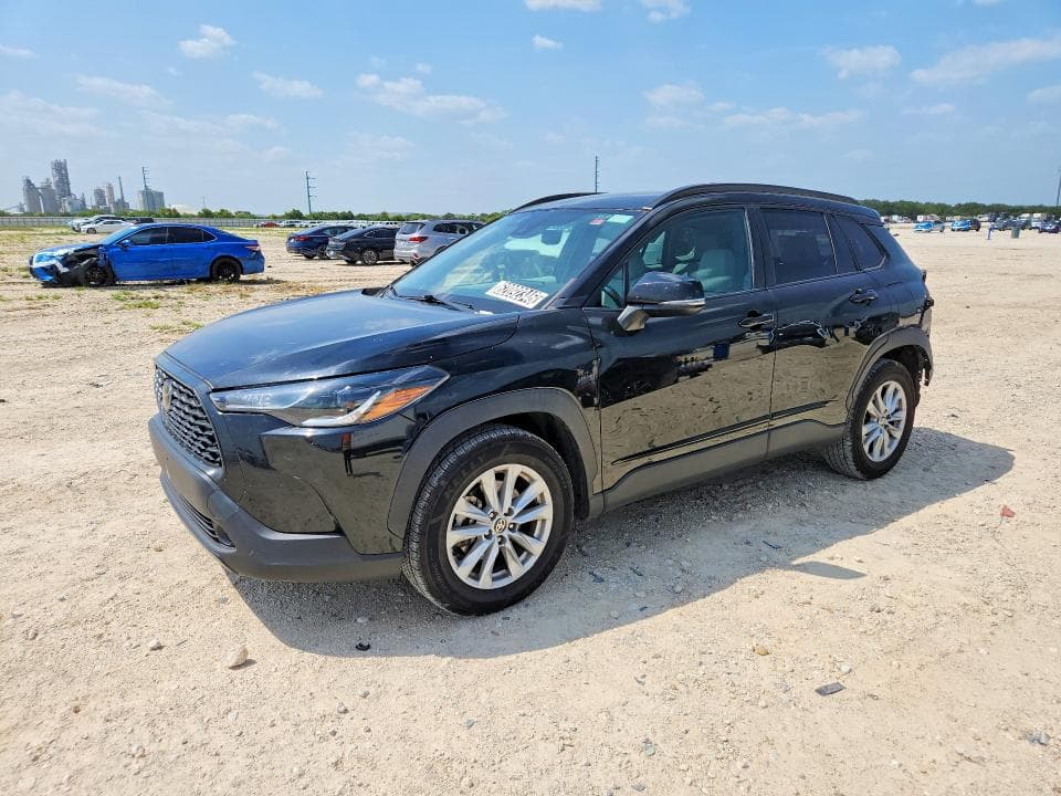 2022 TOYOTA COROLLA CROSS LE - 1