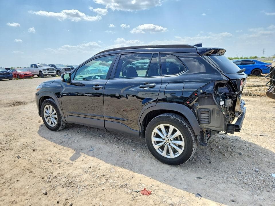 2022 TOYOTA COROLLA CROSS LE 2