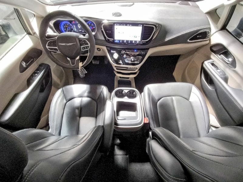 2023 CHRYSLER PACIFICA TOURING L 8