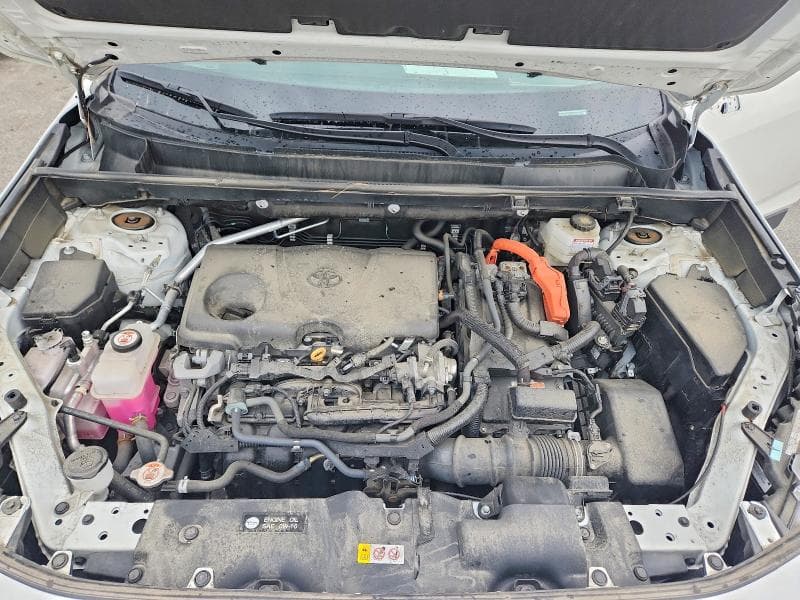 2024 TOYOTA RAV4 HYBRID XLE 12