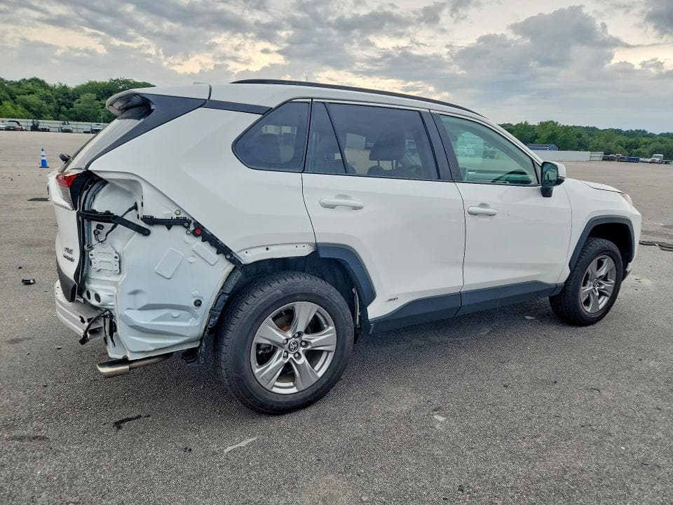 2024 TOYOTA RAV4 HYBRID XLE 3
