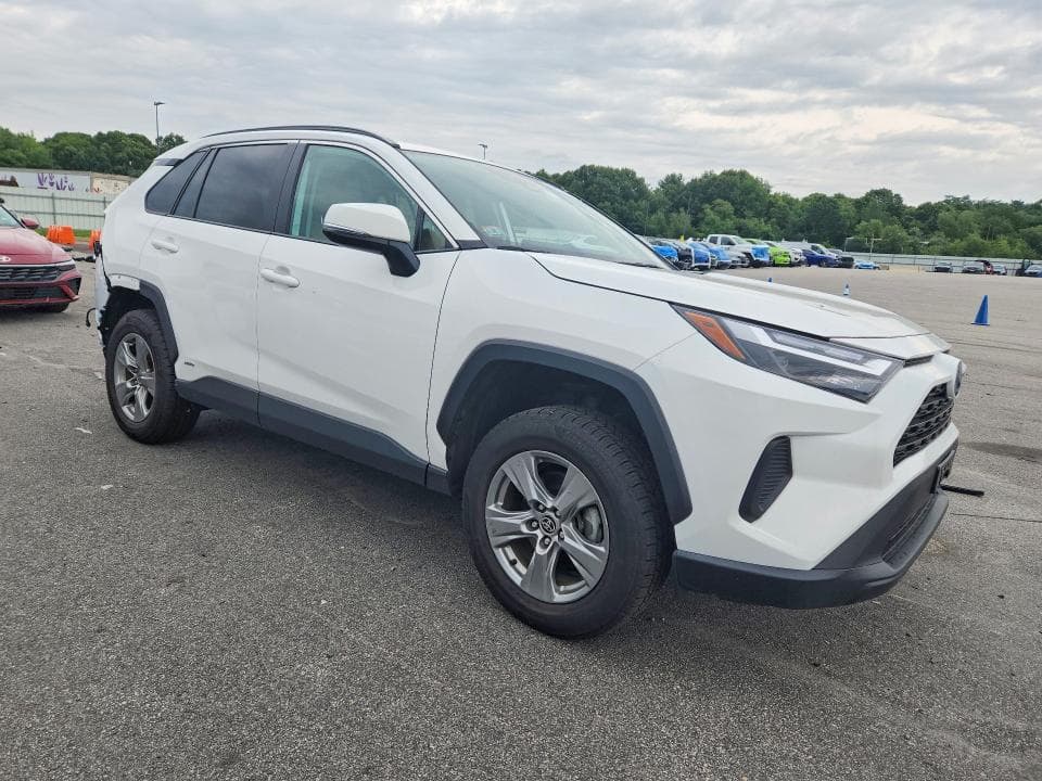 2024 TOYOTA RAV4 HYBRID XLE 4