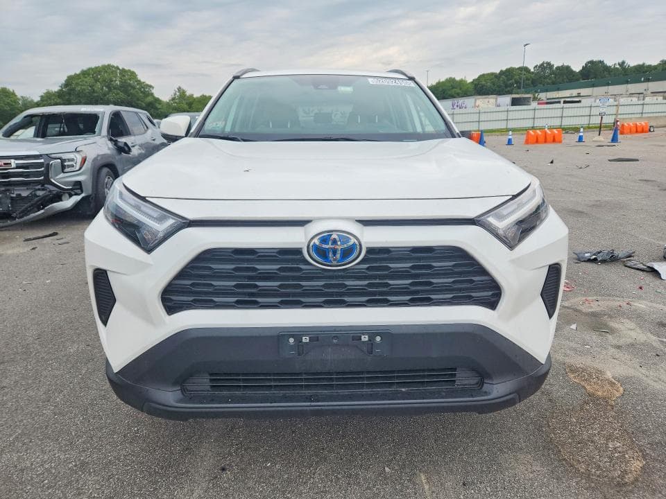 2024 TOYOTA RAV4 HYBRID XLE 5